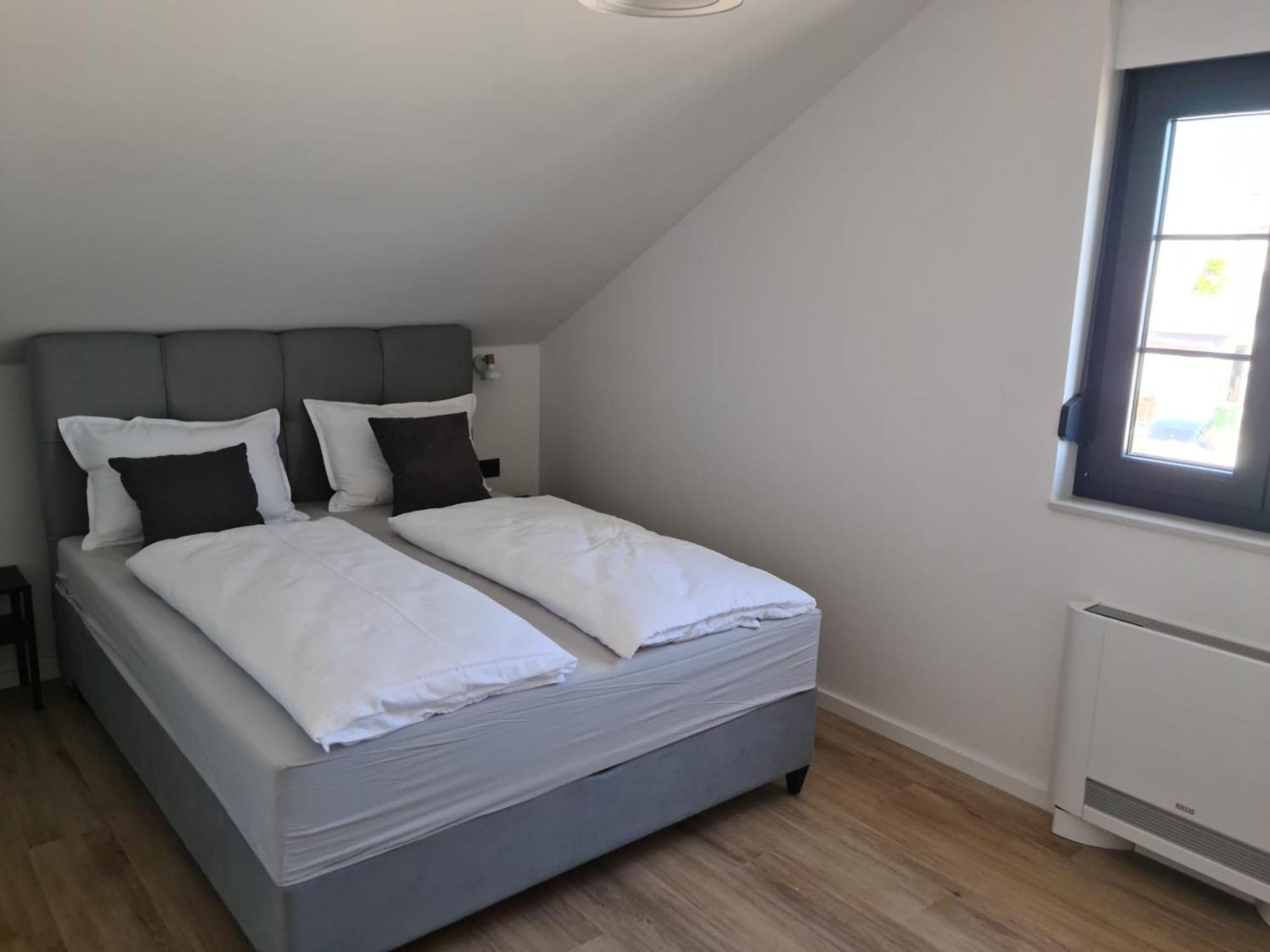 Appartments Akrapovic Vrsi Zimmer foto